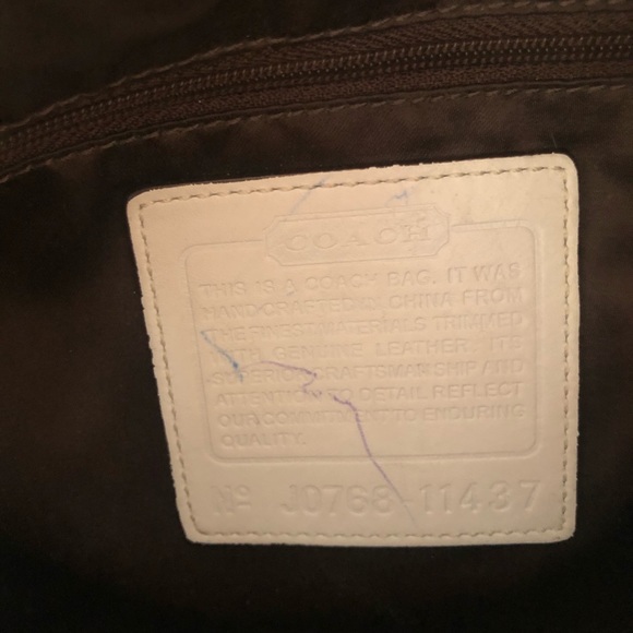 Authentic White Signature Coach Purse - Picture 6 of 6